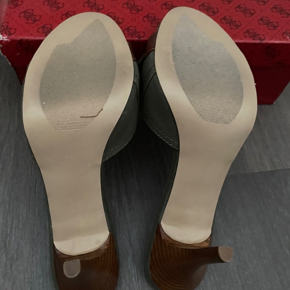 GUESS Dark Green Fabric Mules Sandals Heels Leather Brown Bow Shoes 8 - Picture 4 of 6